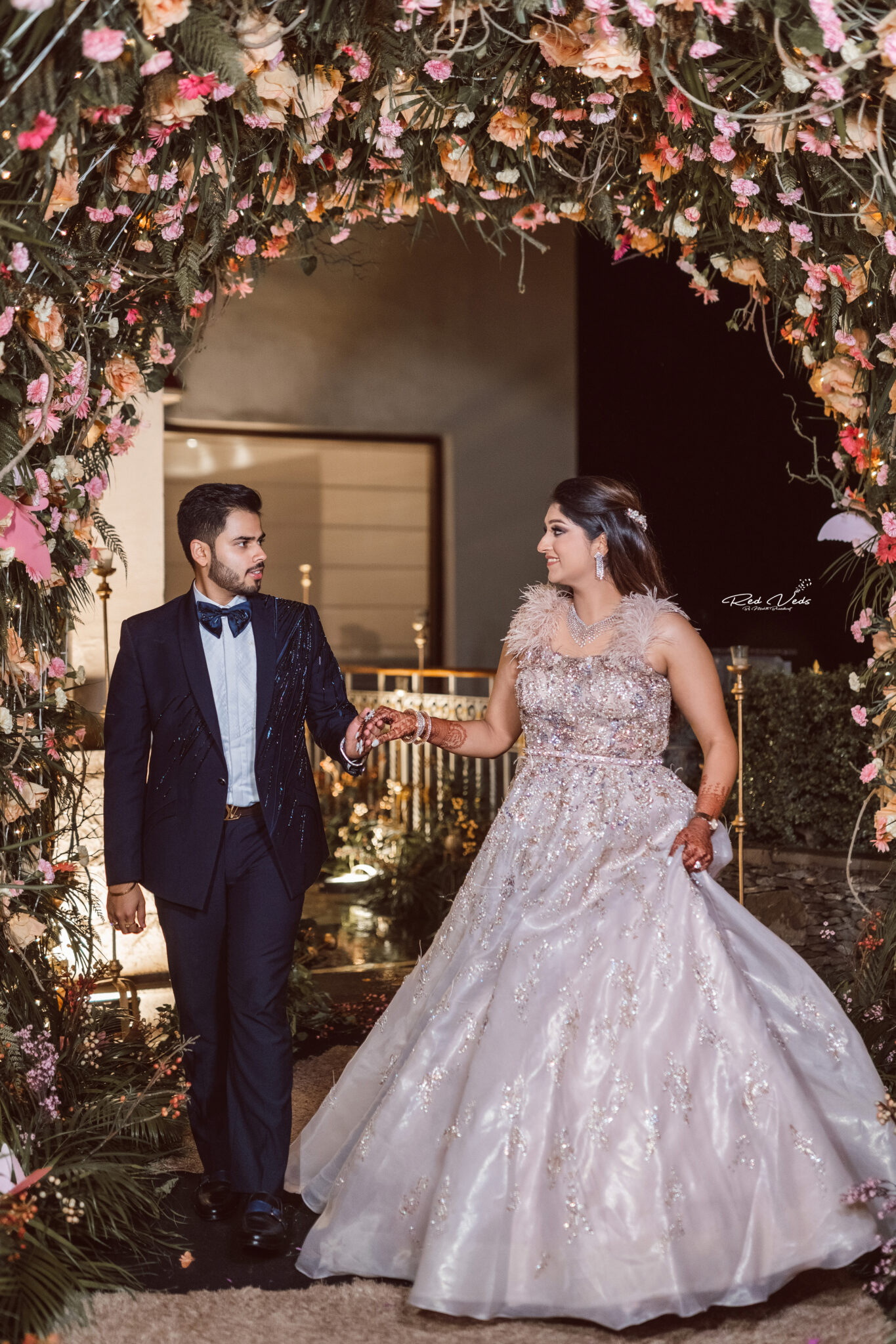 Matrimonial Bliss: Captivating South Indian Couple Shots that we're Smitten  by! | WeddingBazaar