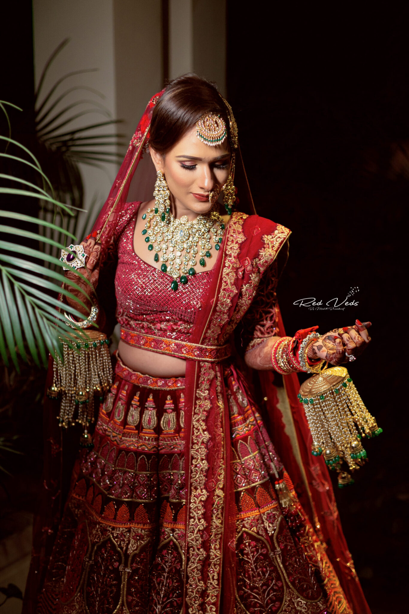 Red Veds: Best Dulhan Wedding Pose | Check It Now