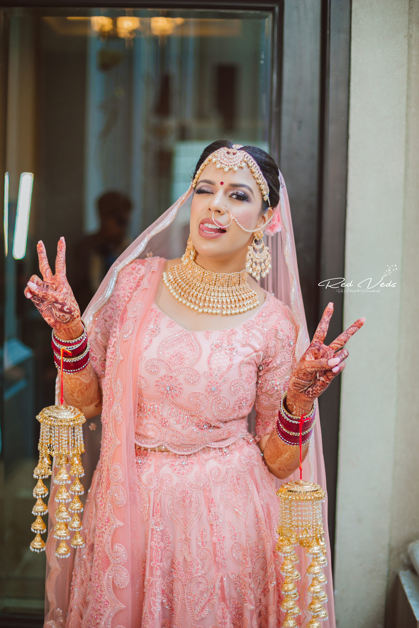 Indian bride posing hi-res stock photography and images - Alamy