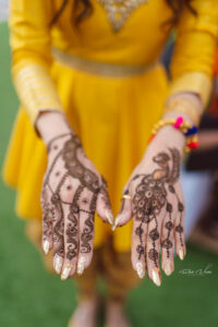 Mehndi Design Poses, henna designs, mehendi design, simple mehndi design, mehndi poses