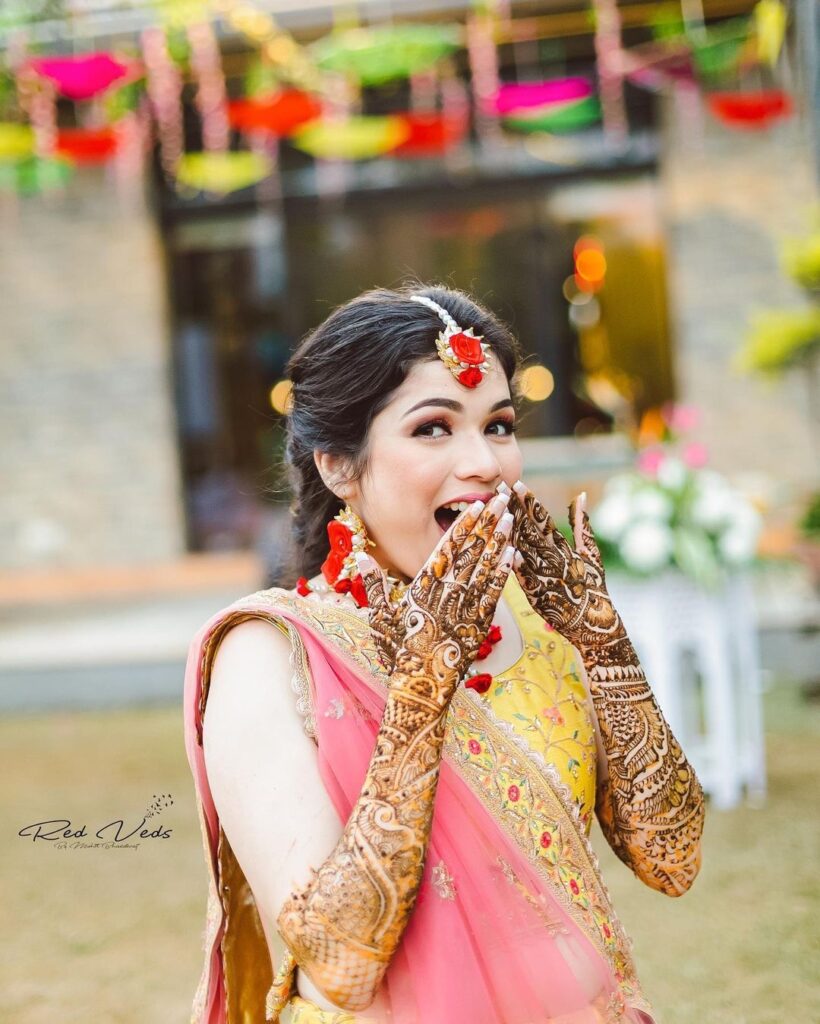 Mehndi Design Poses, henna designs, mehendi design, simple mehndi design, mehndi poses