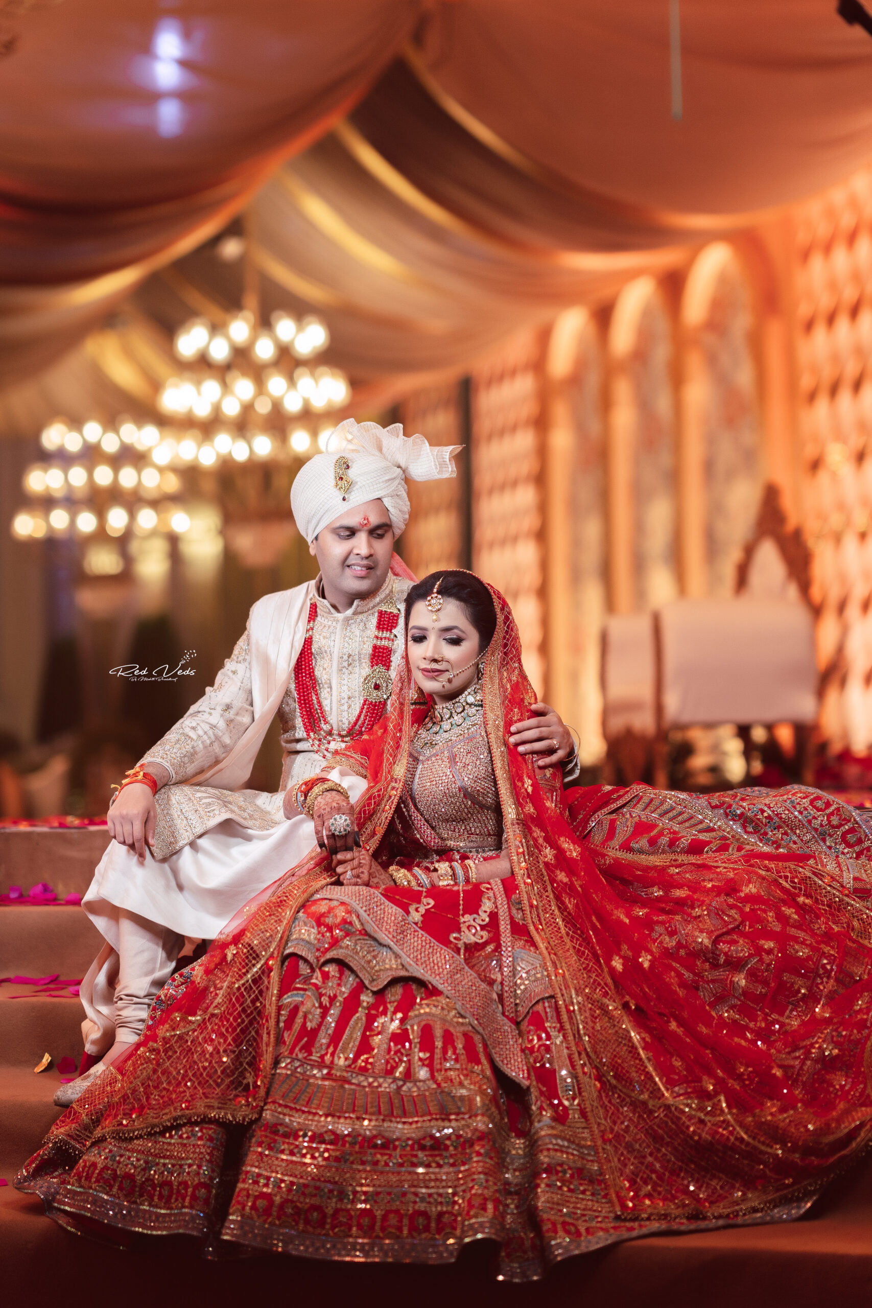 aestheticemotions #weddingphotography #weddingphotographer #fineartwedding  #finea… | Indian wedding couple photography, Wedding couple poses, Indian wedding  couple