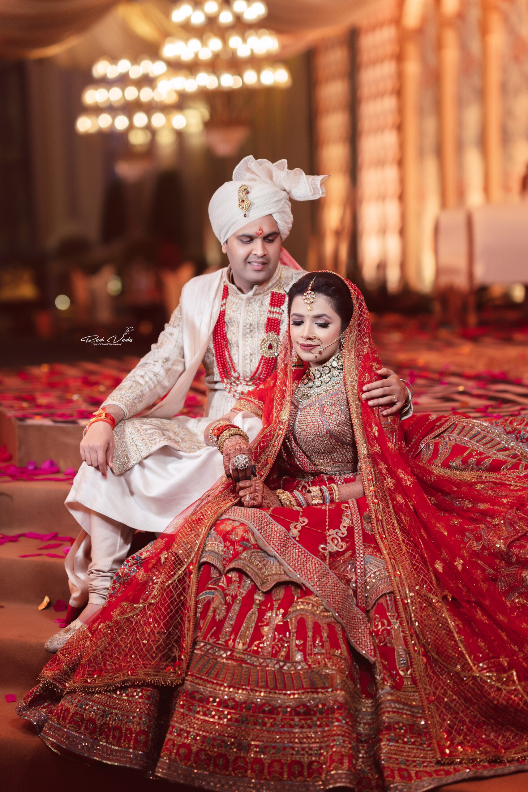 Indian Wedding Poses Photography at best price in New Delhi | ID:  14684105097
