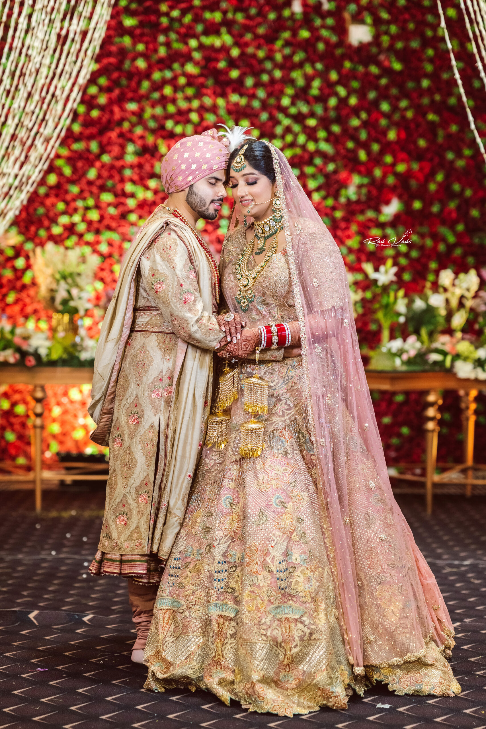 This Indian bride and groom pose for beautiful wedding portra… | Indian  wedding photography poses, Indian bride photography poses, Indian wedding  couple photography